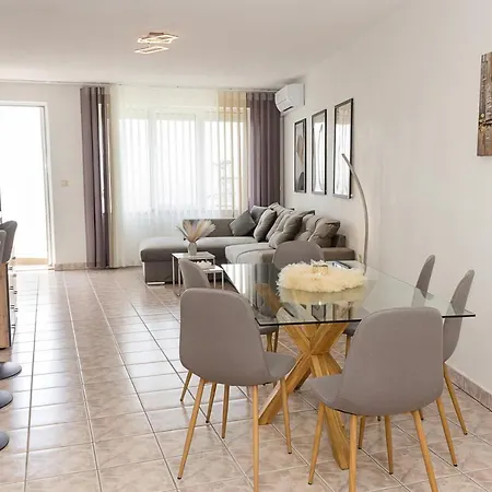 Two Identical Designer 2bd Flats With Sea View In By Flat Mаnager Apartment
