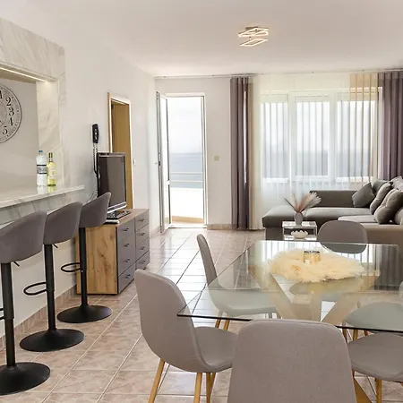 Two Identical Designer 2bd Flats With Sea View In By Flat Mаnager Apartment