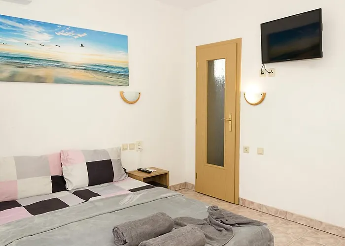 Two Identical Designer 2bd Flats With Sea View In By Flat Mаnager