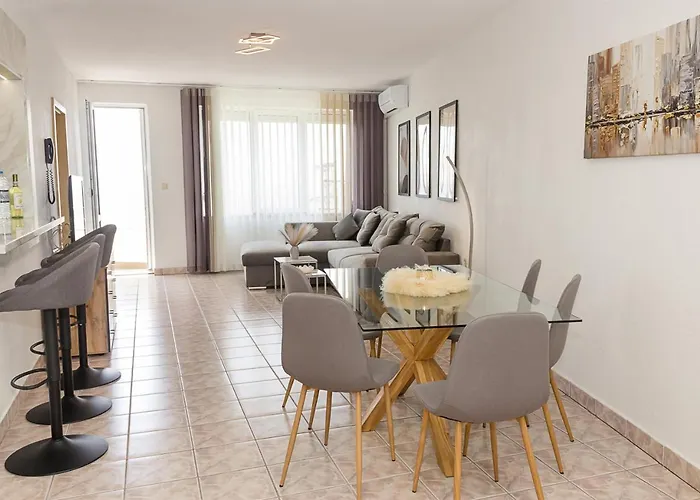 Two Identical Designer 2bd Flats With Sea View In By Flat Mаnager Apartment